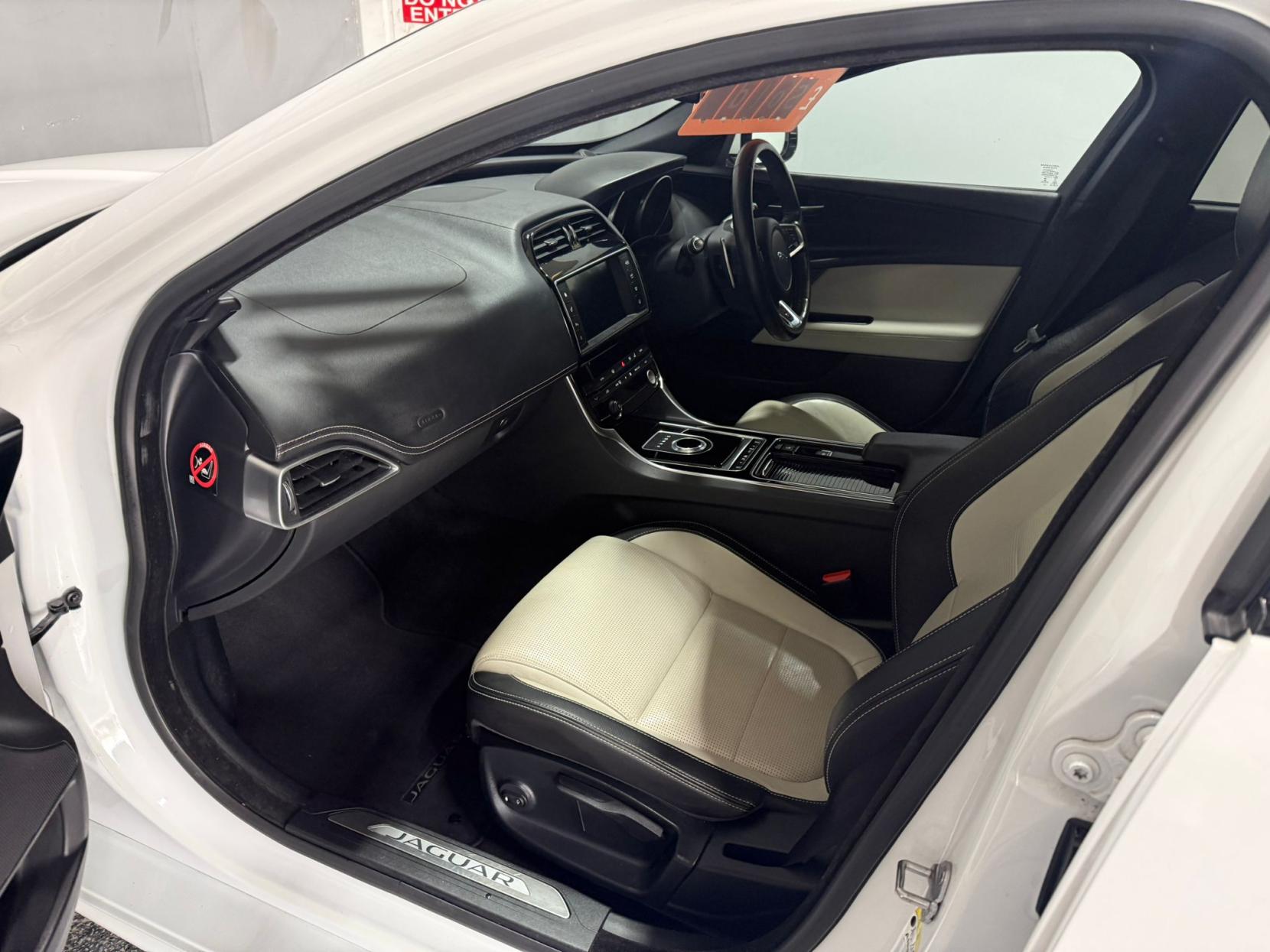 Jaguar XE 2.0i R-Sport Saloon 4dr Petrol Auto Euro 6 (s/s) (250 ps)