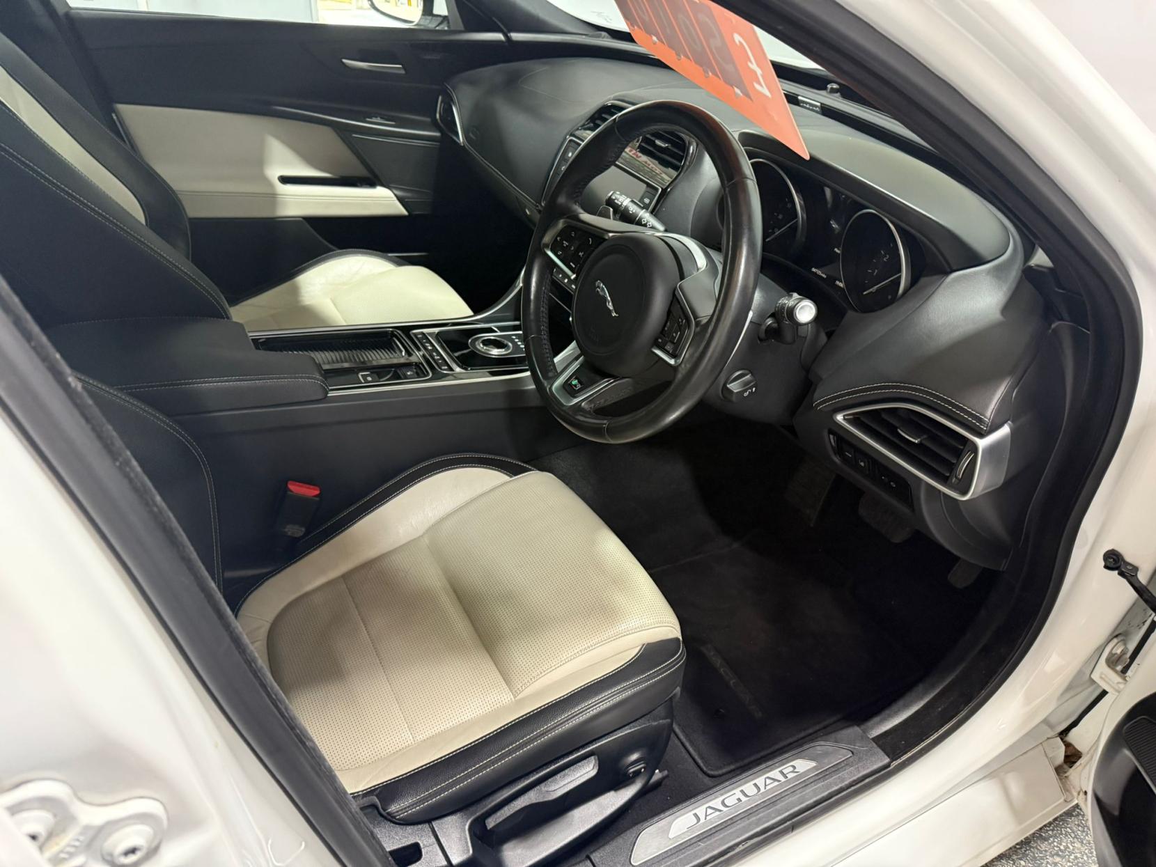 Jaguar XE 2.0i R-Sport Saloon 4dr Petrol Auto Euro 6 (s/s) (250 ps)