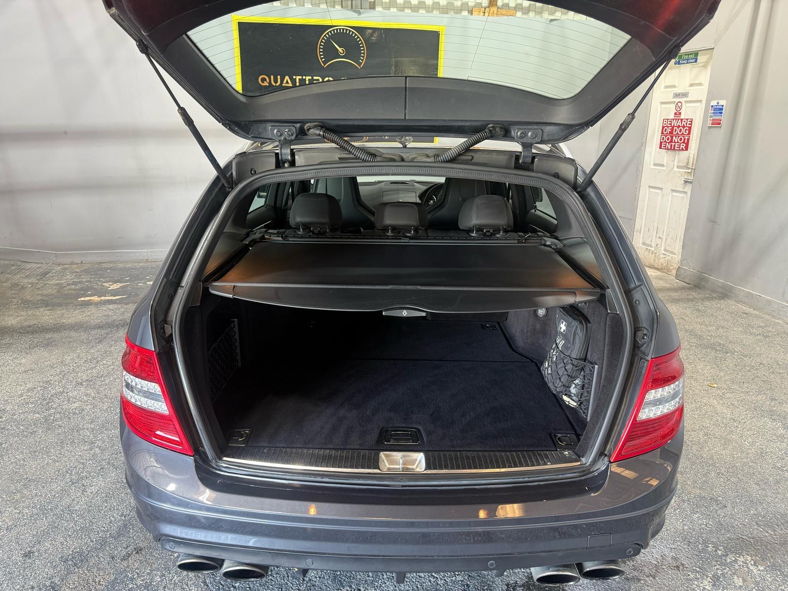 Mercedes-Benz C Class 6.3 C63 V8 AMG Estate 5dr Petrol G-Tronic Euro 4 (457 ps)