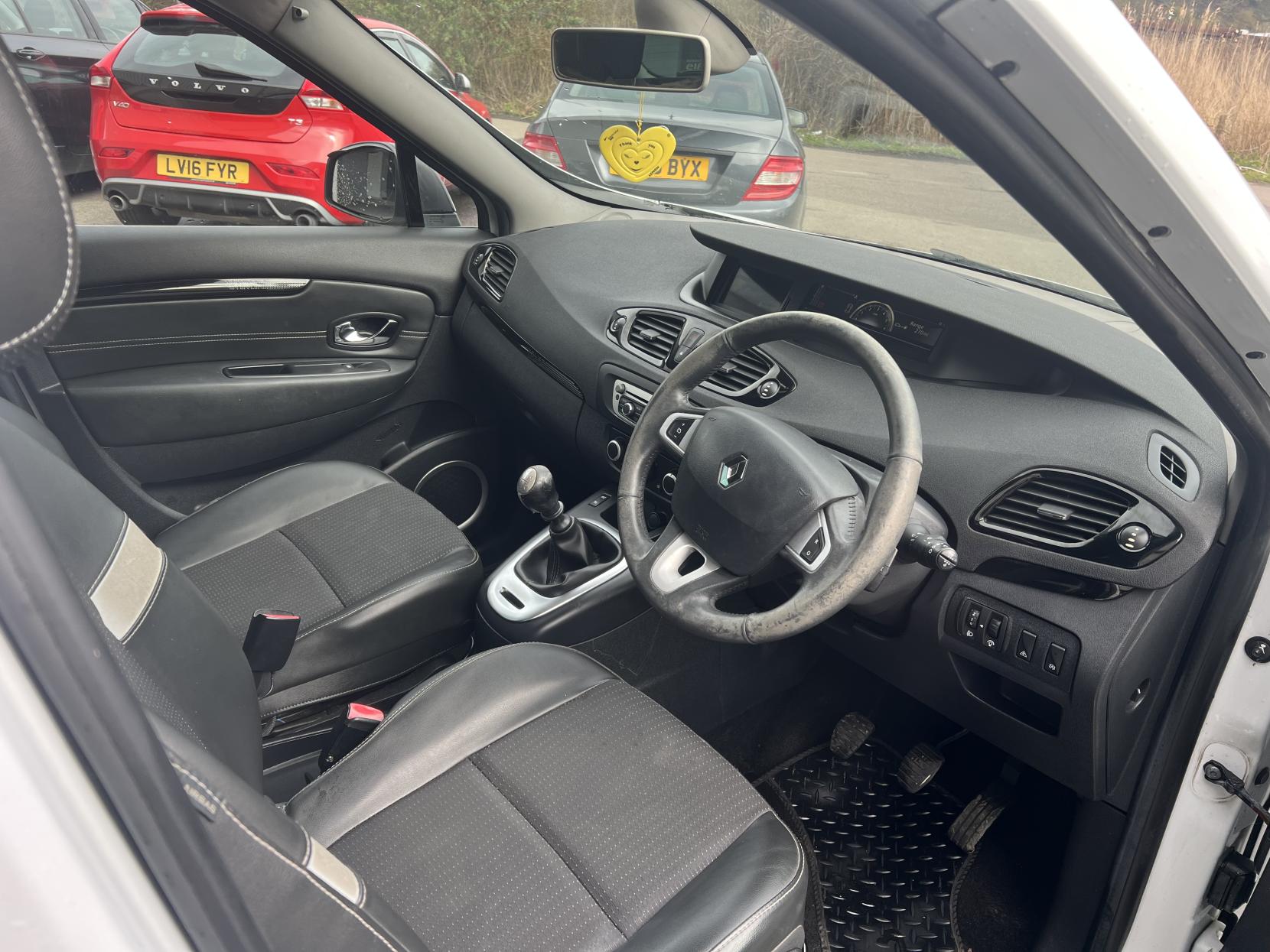 Renault Scenic 1.5 dCi Dynamique TomTom MPV 5dr Diesel Manual Euro 5 (s/s) (110 ps)