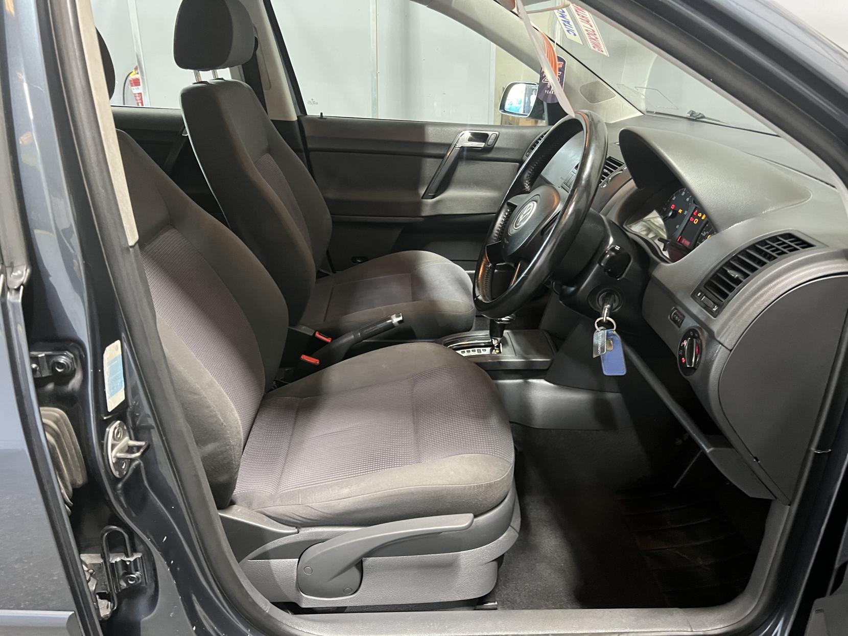 Volkswagen Polo 1.4 SE Hatchback 5dr Petrol Automatic (182 g/km, 75 bhp)