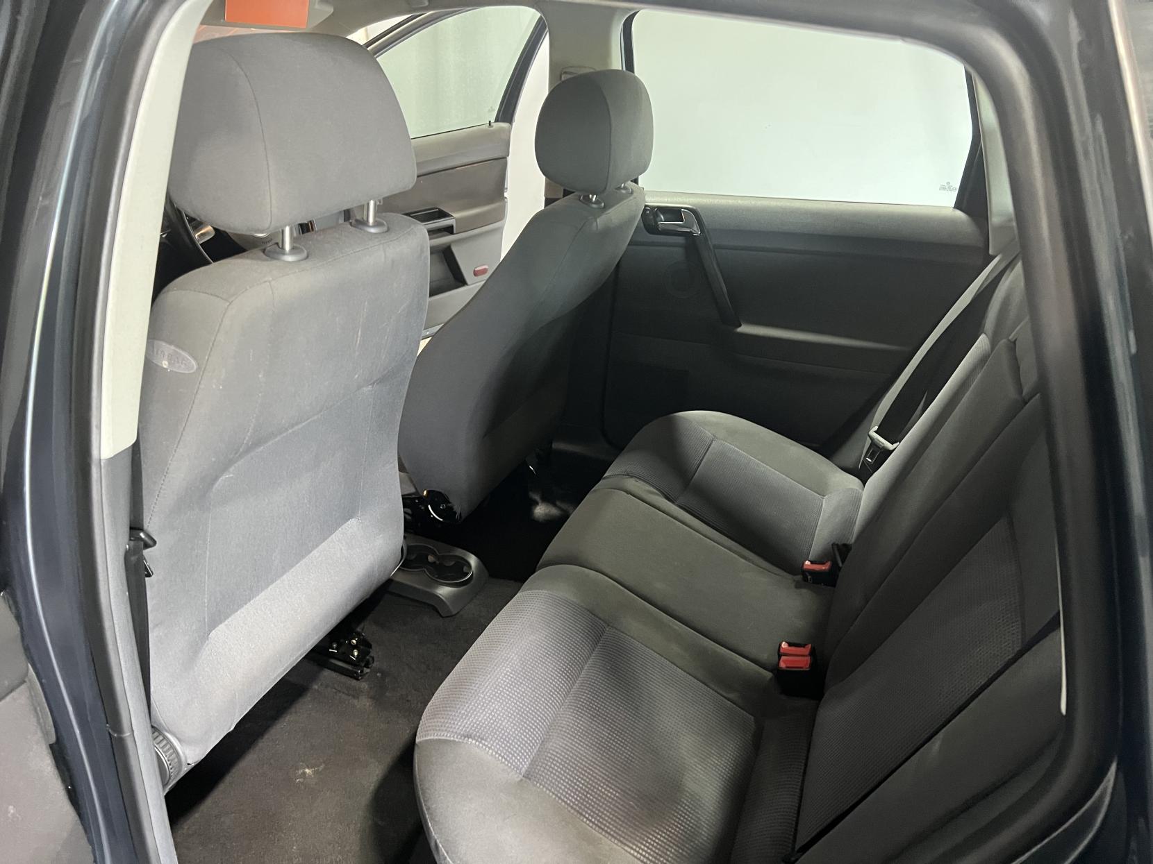 Volkswagen Polo 1.4 SE Hatchback 5dr Petrol Automatic (182 g/km, 75 bhp)