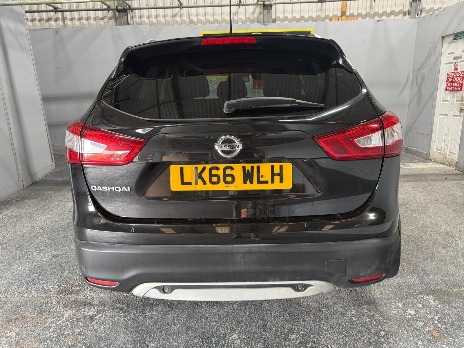 Nissan Qashqai 1.5 dCi Black Edition SUV 5dr Diesel Manual 2WD Euro 6 (s/s) (110 ps)