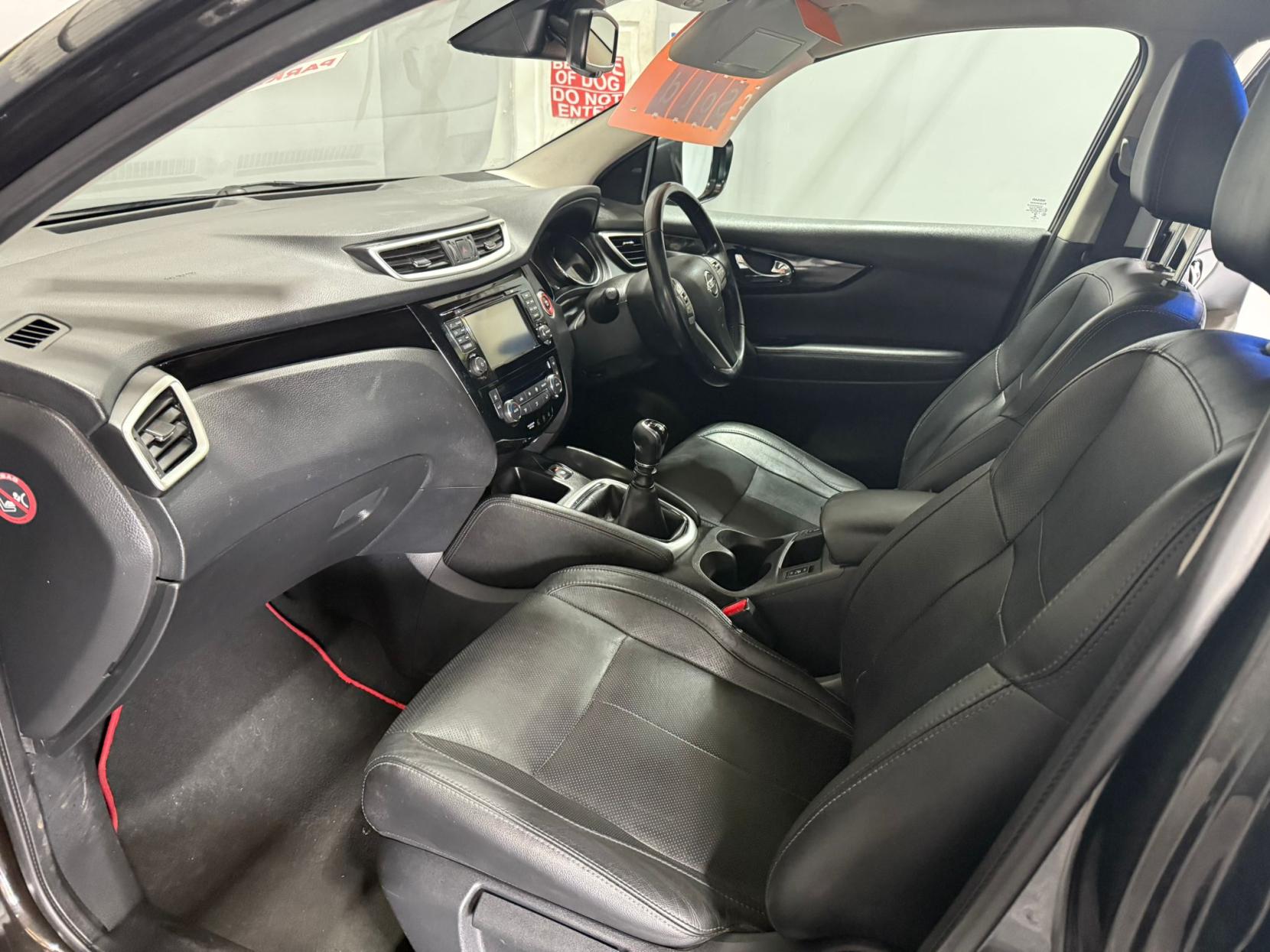Nissan Qashqai 1.5 dCi Black Edition SUV 5dr Diesel Manual 2WD Euro 6 (s/s) (110 ps)