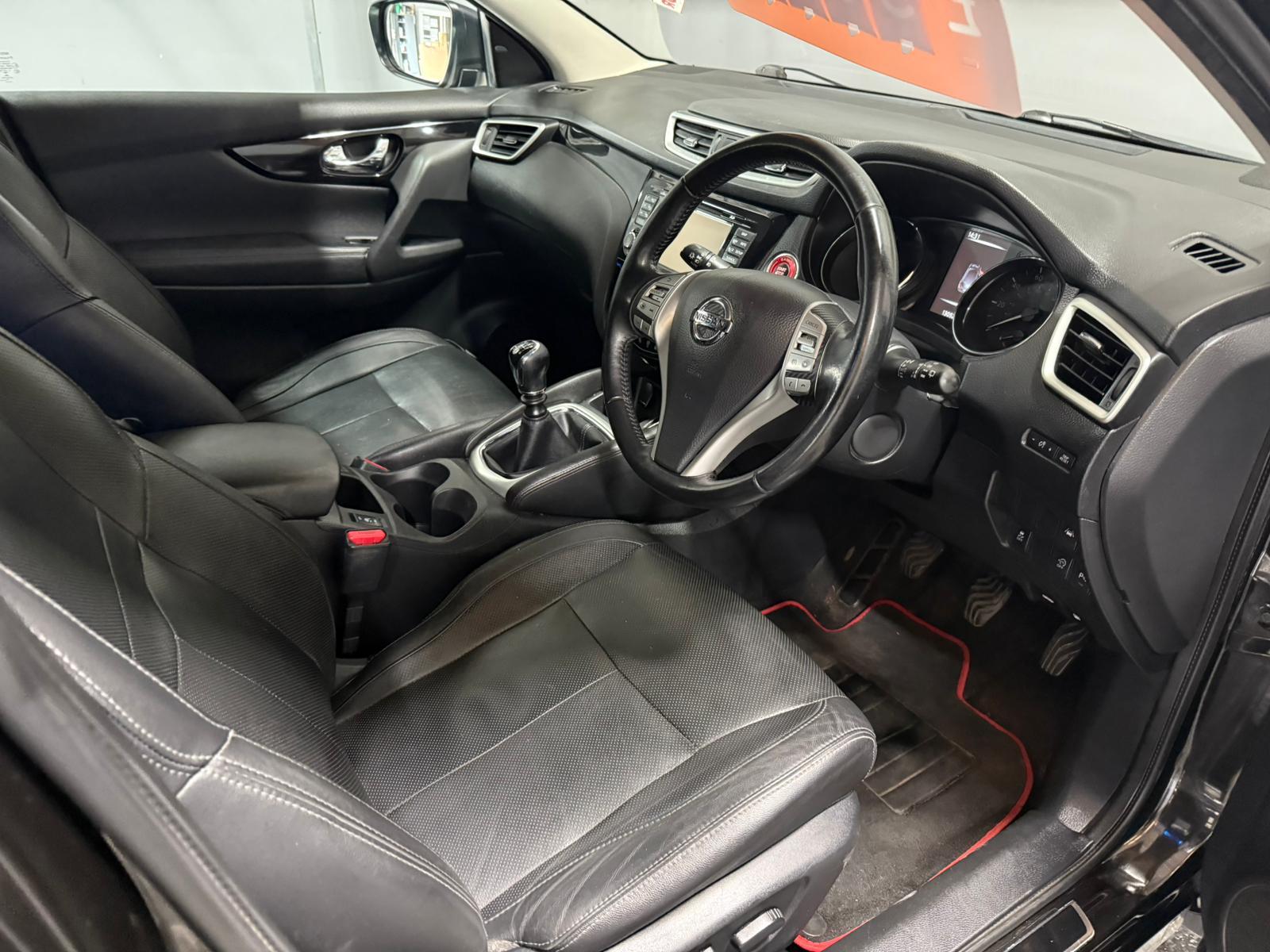 Nissan Qashqai 1.5 dCi Black Edition SUV 5dr Diesel Manual 2WD Euro 6 (s/s) (110 ps)