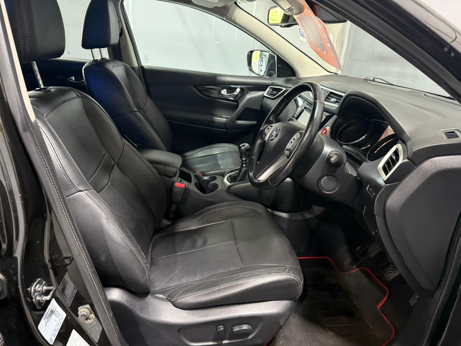 Nissan Qashqai 1.5 dCi Black Edition SUV 5dr Diesel Manual 2WD Euro 6 (s/s) (110 ps)