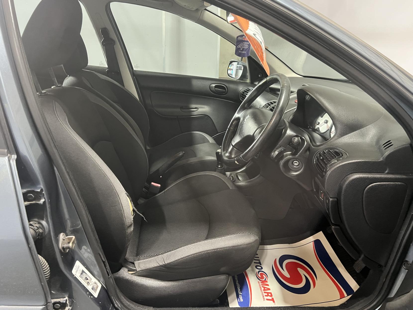 Peugeot 206 SW 1.6 HDi Verve Estate 5dr Diesel Manual (126 g/km, 110 bhp)