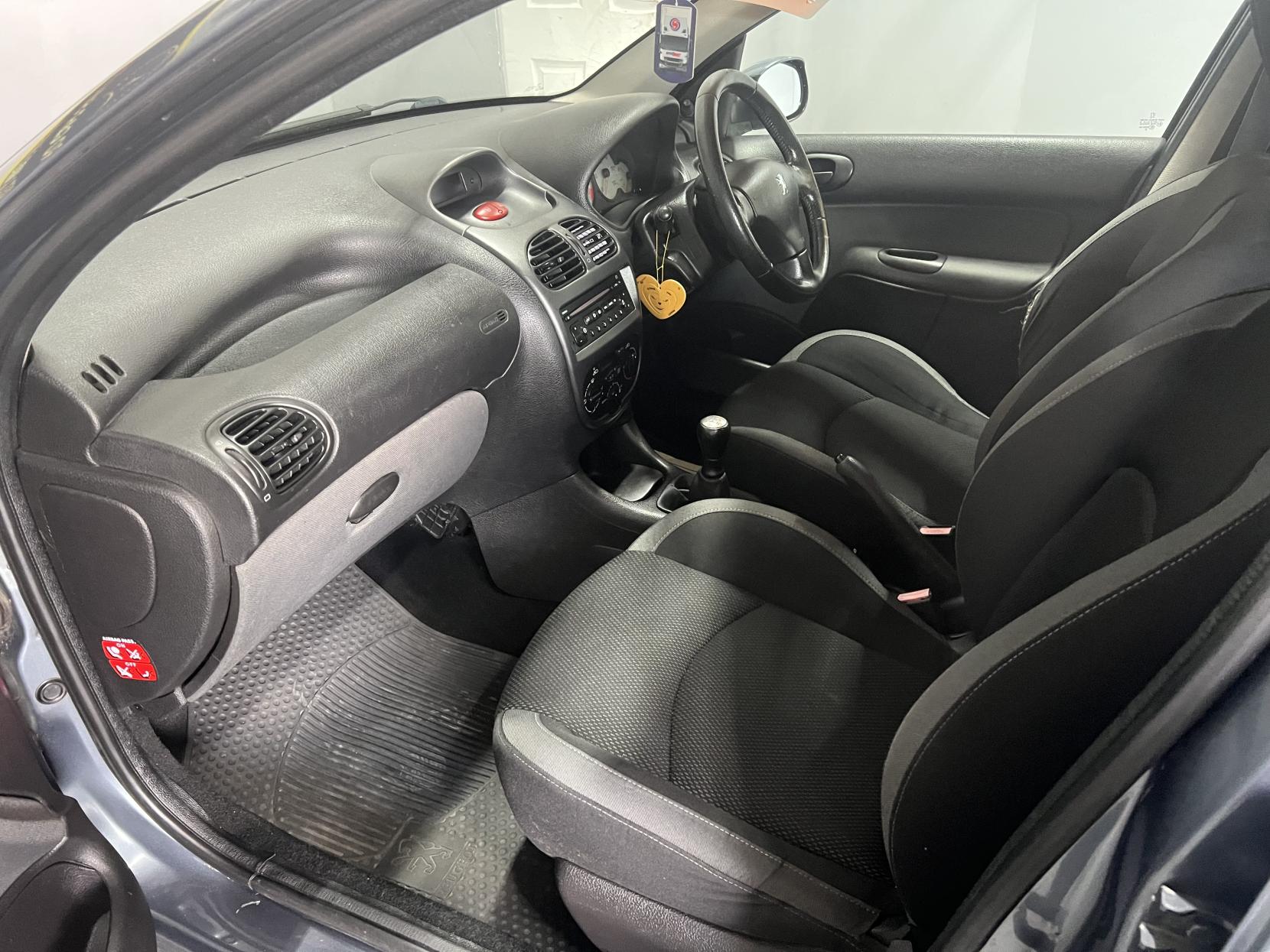 Peugeot 206 SW 1.6 HDi Verve Estate 5dr Diesel Manual (126 g/km, 110 bhp)