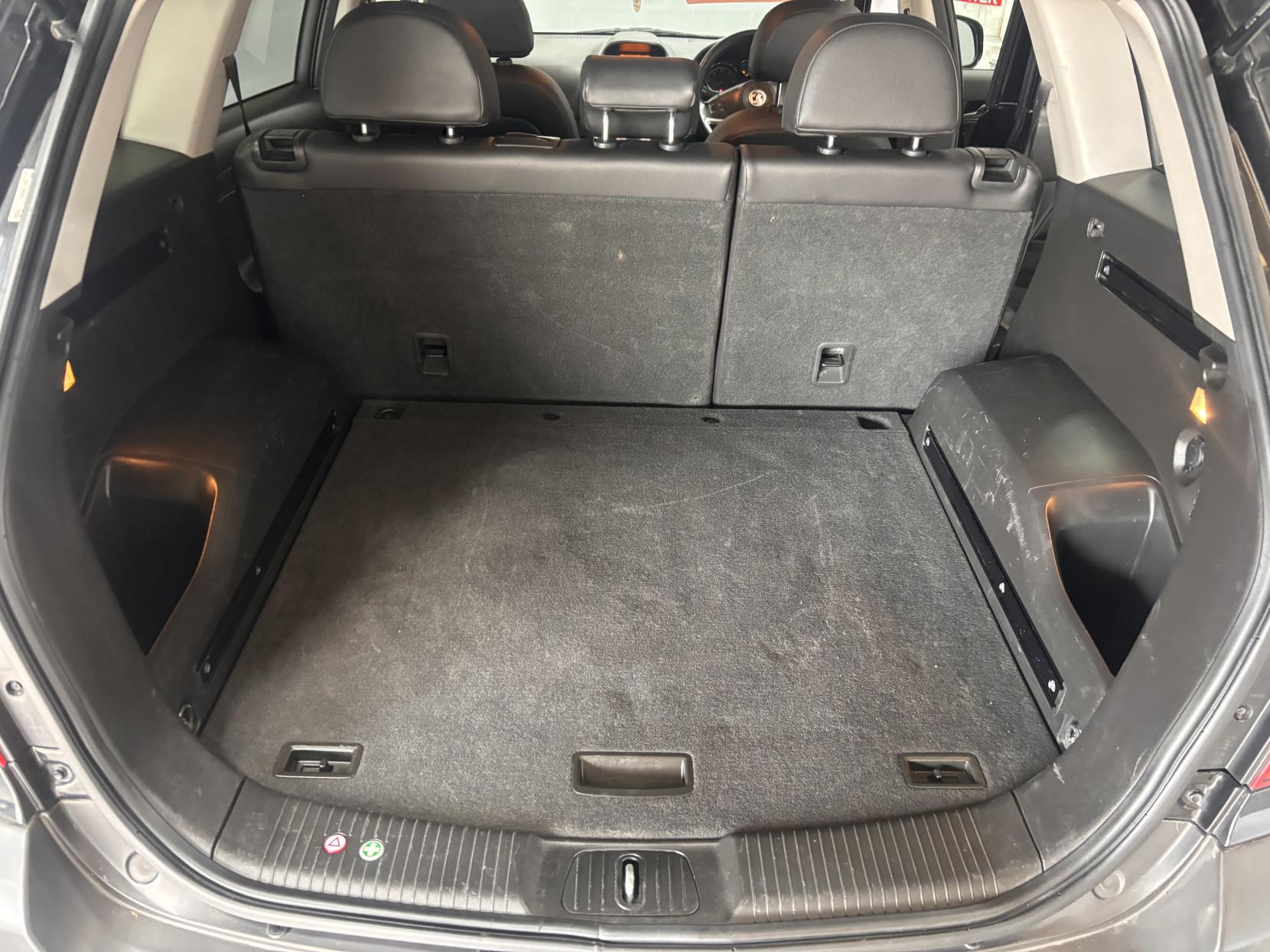 Vauxhall Antara 2.2 CDTi Exclusiv SUV 5dr Diesel Auto 4WD Euro 5 (163 ps)