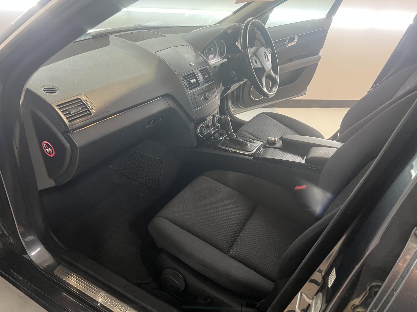 Mercedes-Benz C Class 1.6 C180K BlueEfficiency Sport Saloon 4dr Petrol Auto Euro 4 (156 ps)