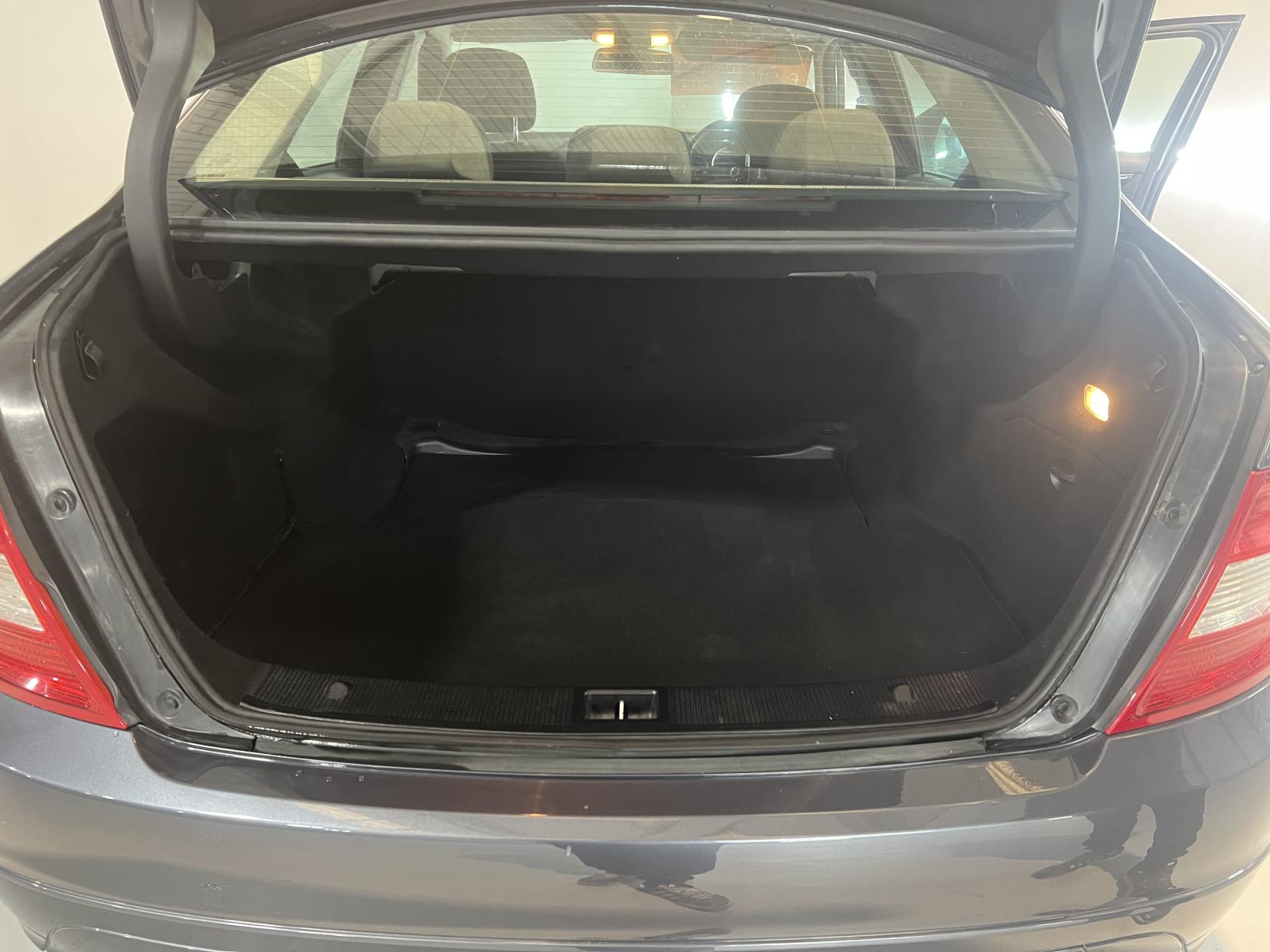 Mercedes-Benz C Class 1.6 C180K BlueEfficiency Sport Saloon 4dr Petrol Auto Euro 4 (156 ps)