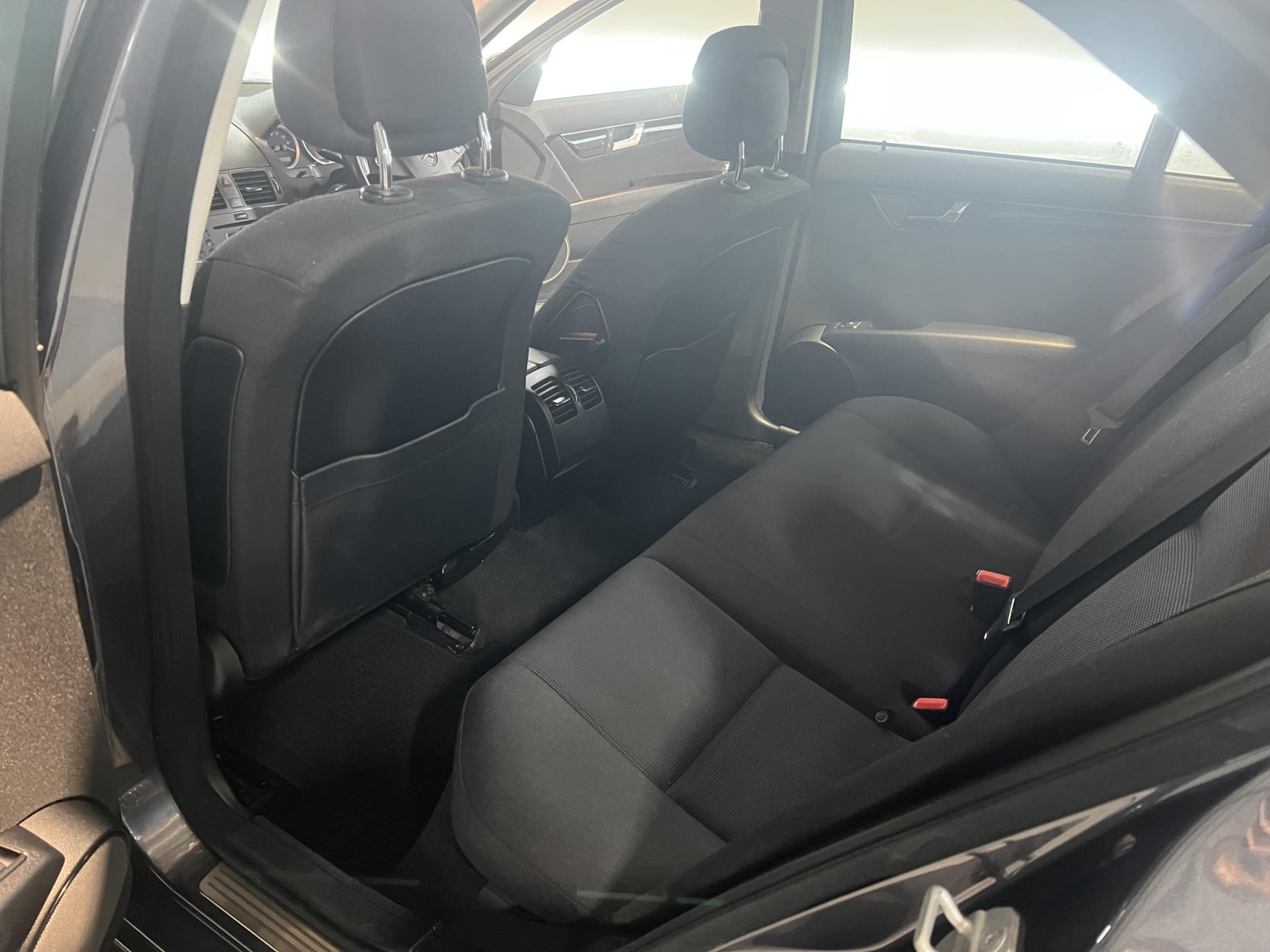 Mercedes-Benz C Class 1.6 C180K BlueEfficiency Sport Saloon 4dr Petrol Auto Euro 4 (156 ps)