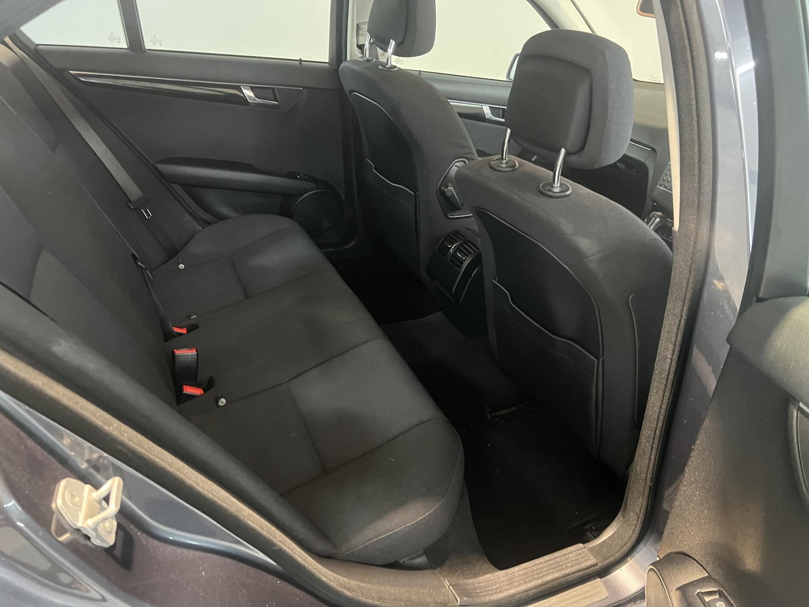 Mercedes-Benz C Class 1.6 C180K BlueEfficiency Sport Saloon 4dr Petrol Auto Euro 4 (156 ps)