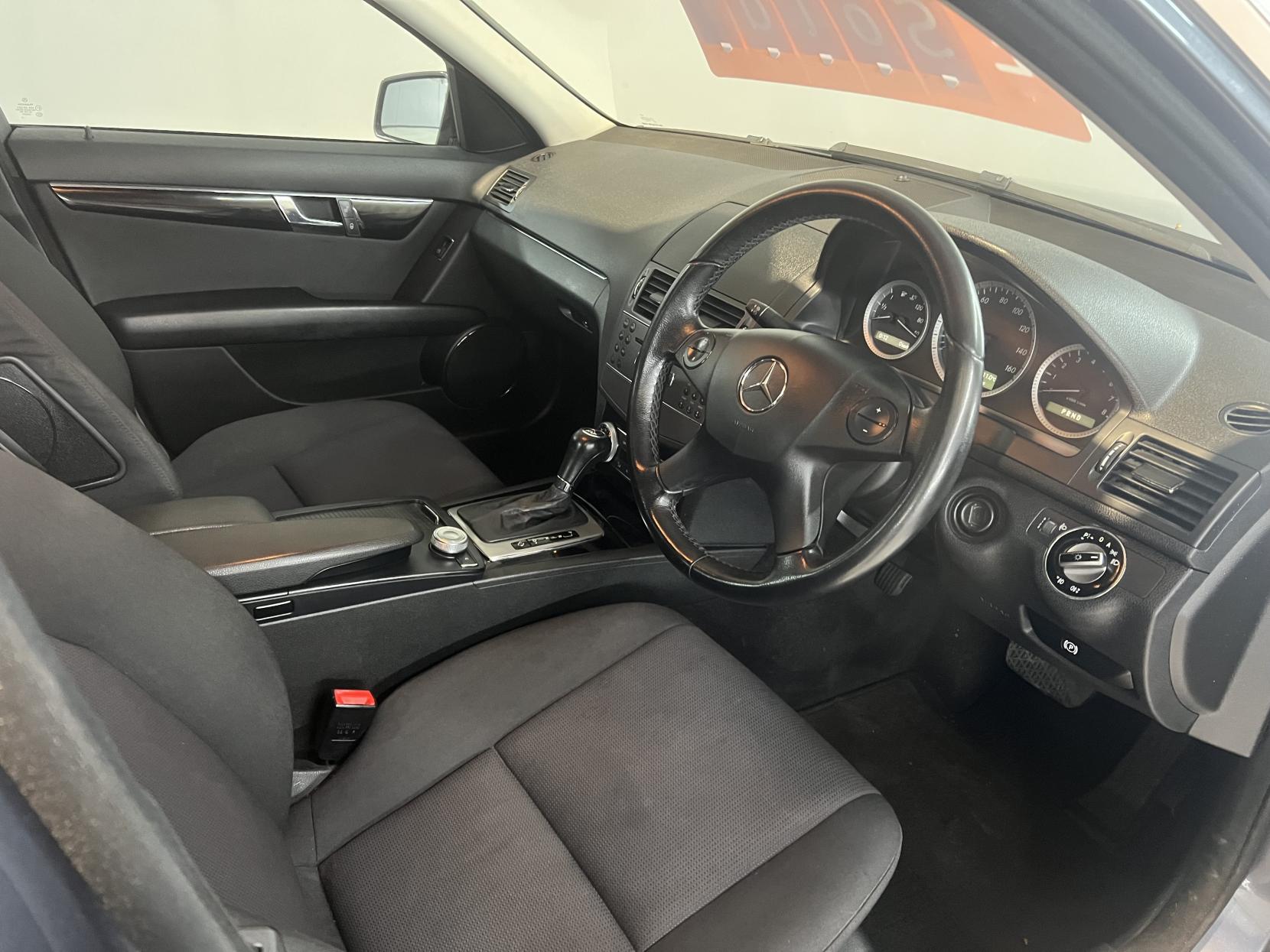 Mercedes-Benz C Class 1.6 C180K BlueEfficiency Sport Saloon 4dr Petrol Auto Euro 4 (156 ps)