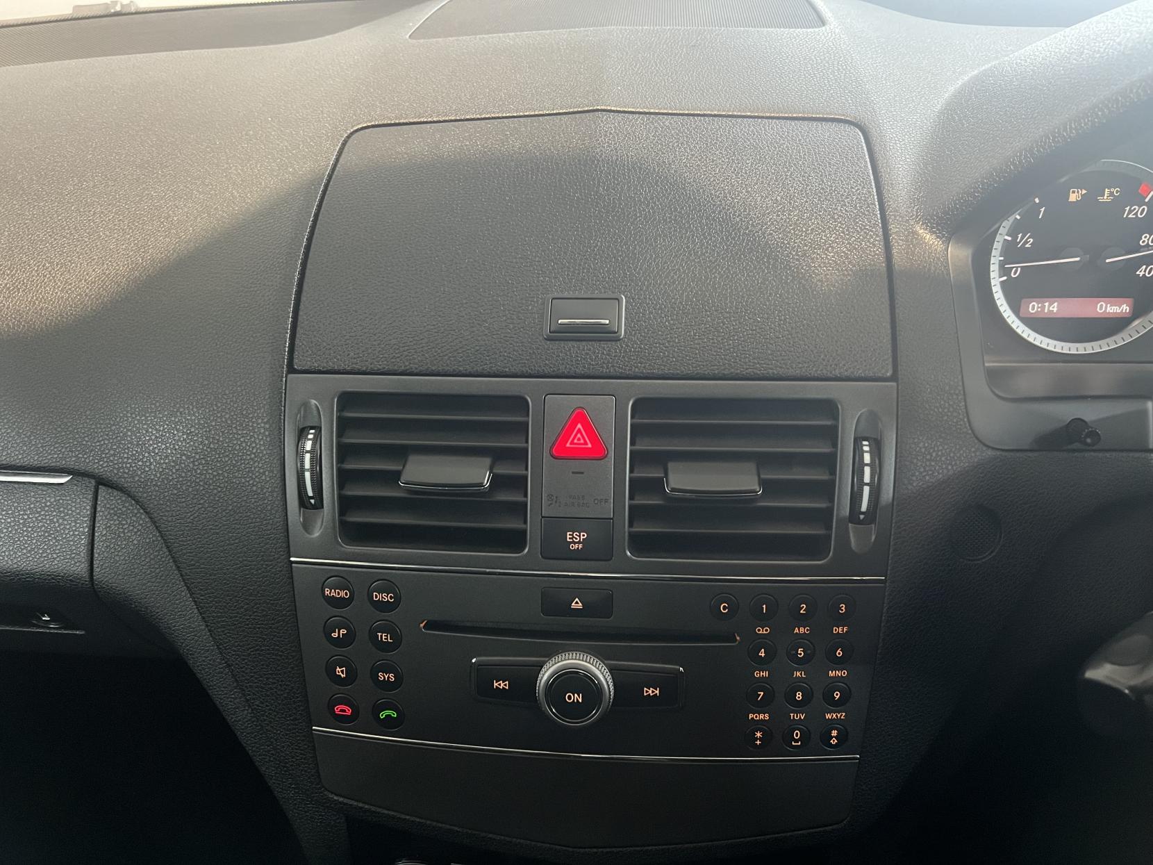 Mercedes-Benz C Class 1.6 C180K BlueEfficiency Sport Saloon 4dr Petrol Auto Euro 4 (156 ps)